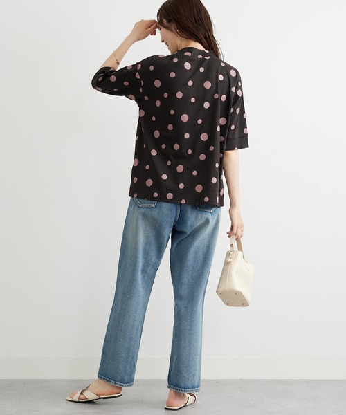 BELLUNA PLUS(ベルーナ)の「ランダムドット柄ワイドネックプルオーバー(Tシャツ/カットソー・レディース・チャコールグレー/ブラック・MEDIUM/LARGE/X-LARGE)」の13枚目の写真