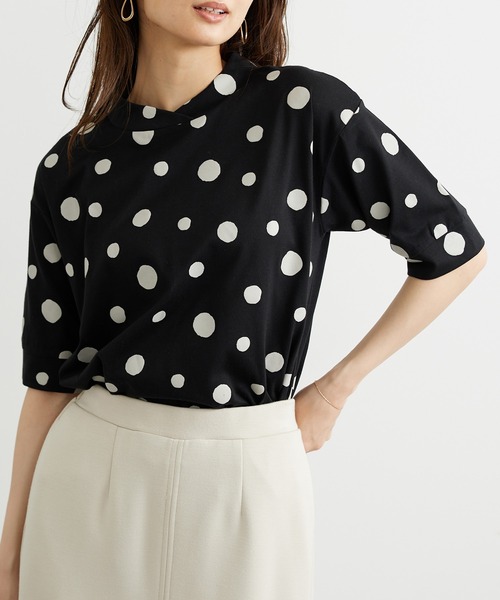 BELLUNA PLUS(ベルーナ)の「ランダムドット柄ワイドネックプルオーバー(Tシャツ/カットソー・レディース・チャコールグレー/ブラック・MEDIUM/LARGE/X-LARGE)」の4枚目の写真