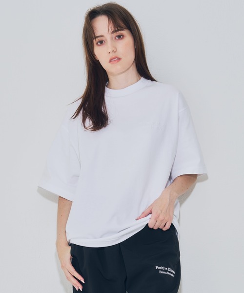 EMMA NOVEMBER　（エマノーヴェンバー）の「Embroidery オープンエンド Tシャツ（Tシャツ/カットソー・メンズ・ブラック×ホワイト/ホワイト×ブラック/ホワイト×ホワイト/ブラック×ブラック・1/2/3）」の22枚目の写真