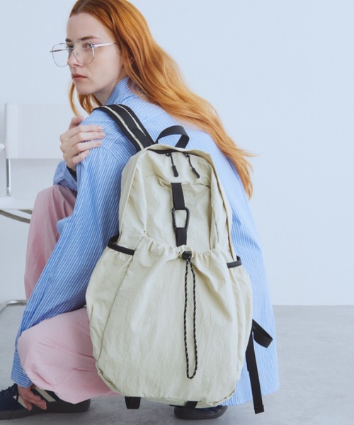 Auntie Rosa Holiday(アンティローザホリデー)の「ライトウェイトバックパック(バックパック/リュック・レディース・アイボリー/ブラック・FREE)」の2枚目の写真