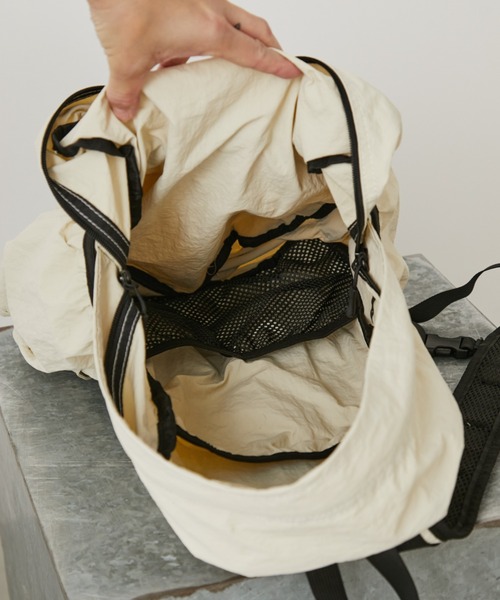 Auntie Rosa Holiday(アンティローザホリデー)の「ライトウェイトバックパック(バックパック/リュック・レディース・アイボリー/ブラック・FREE)」の4枚目の写真