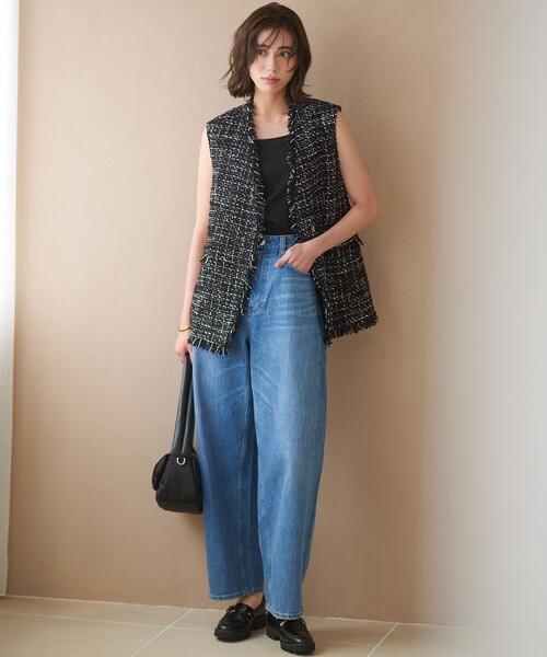 RED CARD TOKYO（レッドカード）の「【見上愛さん着用/RED CARD TOKYO×23区】カーヴィー デニム パンツ（デニムパンツ・レディース・ダルブルー系/ターコイズブルー系・40/38/36）」の4枚目の写真