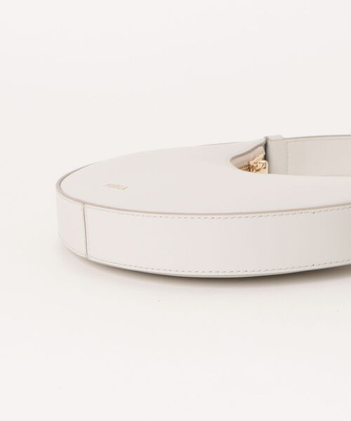 FURLA(フルラ)の「フルラ デリツィア ミニショルダーバッグ(ショルダーバッグ・レディース・ホワイト/ライトブラウン・ONE SIZE)」の4枚目の写真
