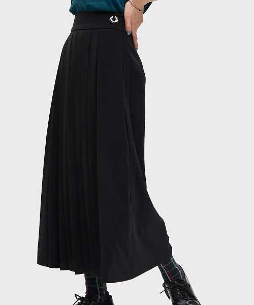 FRED PERRY（フレッドペリー）の「Pleated Skirt／プリーツスカート（スカート・レディース・ブラック・8/6/10）」の3枚目の写真