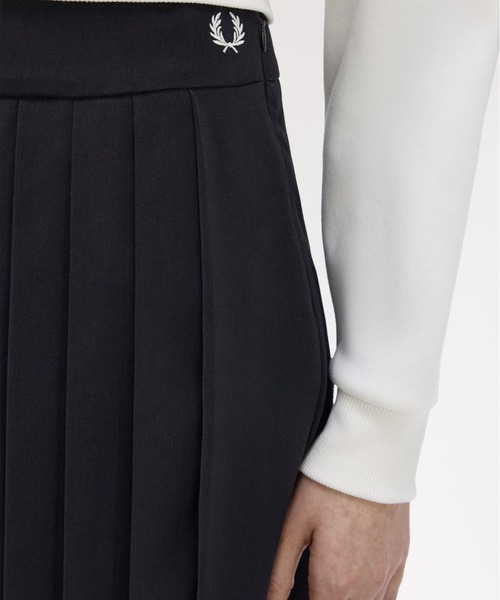 FRED PERRY（フレッドペリー）の「Pleated Skirt／プリーツスカート（スカート・レディース・ブラック・8/6/10）」の6枚目の写真