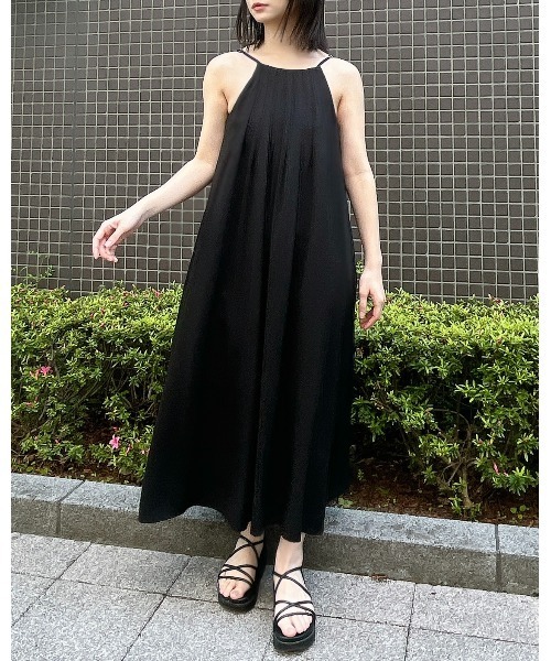 &soiree(アンドソワレ)の「【&soiree】プリーツマキシキャミワンピース(ワンピース・レディース・ブラック・FREE)」の1枚目の写真
