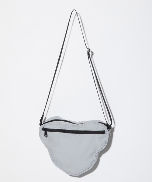 WCJ(ダブルシージェイ)の「Disney / FACE DESIGN SHOULDER BAG(S)(ショルダーバッグ・レディース・ピンク/グレー/ブルー/イエロー/レッド/グリーン・FREE)」の8枚目の写真
