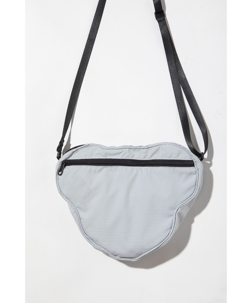 WCJ(ダブルシージェイ)の「Disney / FACE DESIGN SHOULDER BAG(S)(ショルダーバッグ・レディース・ピンク/グレー/ブルー/イエロー/レッド/グリーン・FREE)」の11枚目の写真