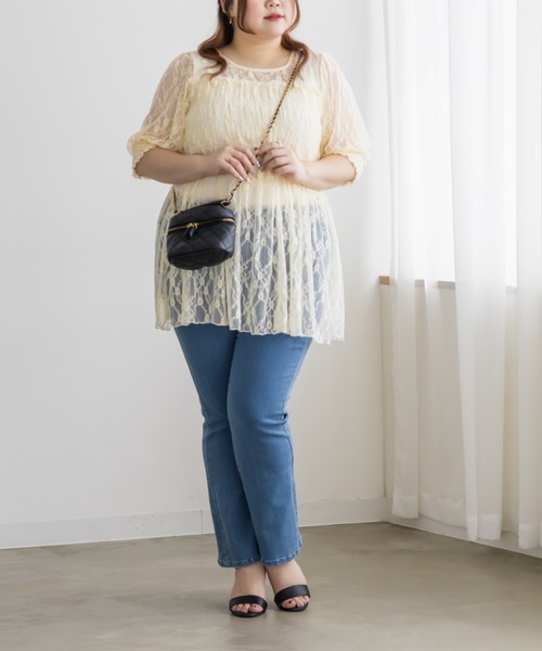CLETTE(クレット)の「CLETTEオリジナルクロスフラワーレースシャーリングブラウス(シャツ/ブラウス・レディース・ブルー/ブラック/アイボリー/ラベンダー・4L/3L/LL)」の6枚目の写真