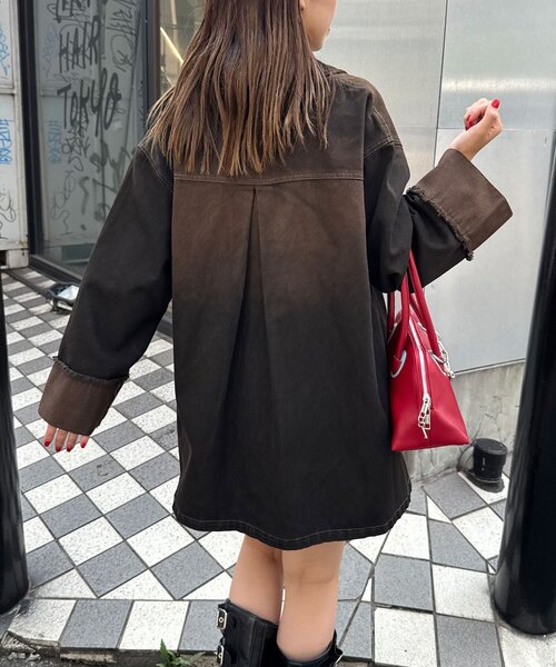 CIAOPANIC(チャオパニック)の「オーバーダイデニムBIGシャツジャケット(シャツ/ブラウス・レディース・ブラウン/ブルー・ONE SIZE)」の7枚目の写真