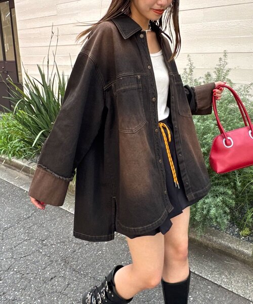 CIAOPANIC(チャオパニック)の「オーバーダイデニムBIGシャツジャケット(シャツ/ブラウス・レディース・ブラウン/ブルー・ONE SIZE)」の8枚目の写真