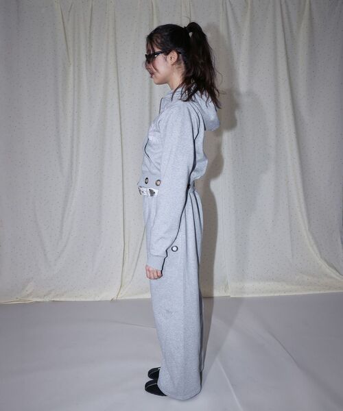 SEQUENZ（シークエンズ）の「＊新色追加【sqnz（エスキュンズ）】sqnz eyelet fit zip pk / レディース ジップパーカー フーディ ハトメ スタッズ ダフルジップ 裏起毛 ≪SET UP着用可能≫（パーカー・レディース・その他1/グレー/ブラック/ピンク/ライトグレー・FREE）」の18枚目の写真