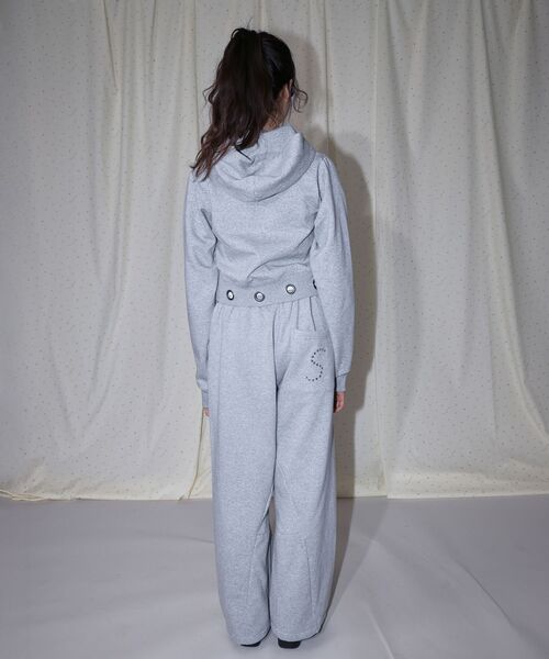 SEQUENZ（シークエンズ）の「＊新色追加【sqnz（エスキュンズ）】sqnz eyelet fit zip pk / レディース ジップパーカー フーディ ハトメ スタッズ ダフルジップ 裏起毛 ≪SET UP着用可能≫（パーカー・レディース・その他1/グレー/ブラック/ピンク/ライトグレー・FREE）」の19枚目の写真