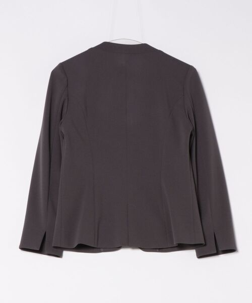 12Twelve Agenda（トゥエルブ　アジェンダ）の「ウォッシャブルハイストレッチジョーゼットカラーレスジャケット（ノーカラージャケット・レディース・ベージュ/チャコールグレー・M/S）」の12枚目の写真