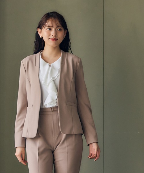 12Twelve Agenda（トゥエルブ　アジェンダ）の「ウォッシャブルハイストレッチジョーゼットカラーレスジャケット（ノーカラージャケット・レディース・ベージュ/チャコールグレー・M/S）」の6枚目の写真