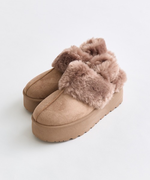 OLIVE des OLIVE(オリーブデオリーブ)の「ムートン2wayサボ(サンダル・レディース・ベージュ/ライトブラウン・SMALL/MEDIUM/LARGE/X-LARGE)」の2枚目の写真