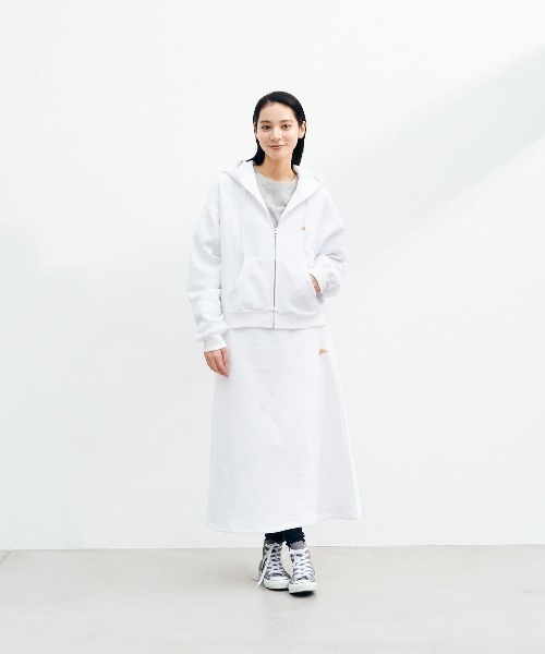 KELTY(ケルティ)の「ミニロゴクロップドジップパーカー(パーカー・レディース・杢グレー/ブラック/ホワイト/ネイビー/ベージュ・FREE)」の15枚目の写真