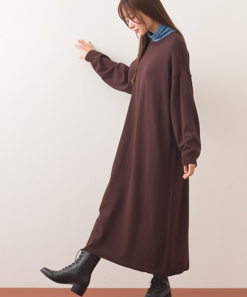OMNES（オムネス）の「ハイゲージクルーネックリンキングニットロングワンピース（ワンピース・レディース・ダークグレー/レッド/ブラウン・FREE）」の4枚目の写真