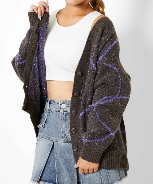 GORGE（ゴージ）の「《ラメライン×アートタッチ》ルーズシルエットカーディガン レディース メンズ兼用（カーディガン/ボレロ・レディース・ブラウン/ボルドー/オフホワイト/グレー・F）」の9枚目の写真