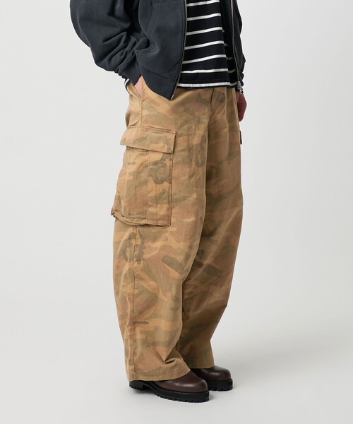 MONKEY TIME（モンキータイム）の「ピグメント プリント カーゴ パンツ -セットアップ対応-（カーゴパンツ・メンズ・ブラック/その他1・S/L/M）」の2枚目の写真