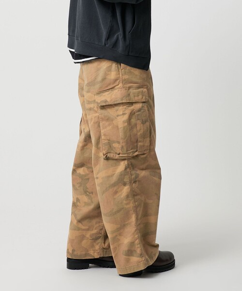 MONKEY TIME（モンキータイム）の「ピグメント プリント カーゴ パンツ -セットアップ対応-（カーゴパンツ・メンズ・ブラック/その他1・S/L/M）」の4枚目の写真