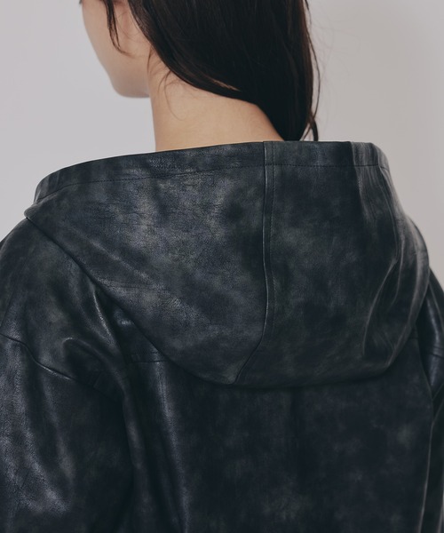 REDYAZEL（レディアゼル）の「ヴィンテージライクレザーフーディブルゾン（ブルゾン・レディース・ベージュ/ダークブラウン/ブラック・FREE）」の19枚目の写真