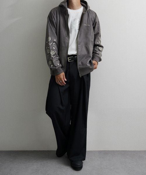 NILWAY（ニルウェイ）の「裏起毛カットスエード フラワー袖刺繍フルジップパーカー（パーカー・メンズ・ネイビー系/チャコールグレー/ブラウン/アイボリー・LARGE/MEDIUM）」の10枚目の写真