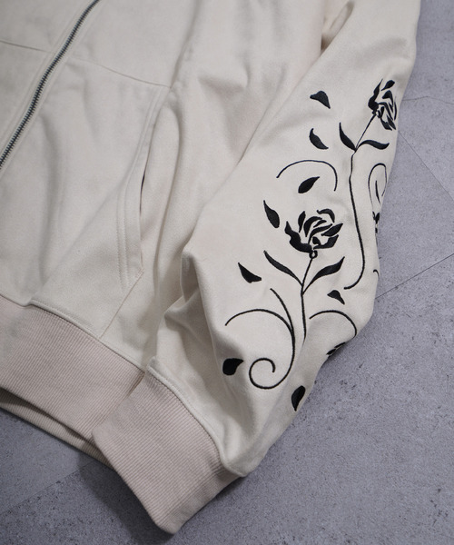 NILWAY（ニルウェイ）の「裏起毛カットスエード フラワー袖刺繍フルジップパーカー（パーカー・メンズ・ネイビー系/チャコールグレー/ブラウン/アイボリー・LARGE/MEDIUM）」の21枚目の写真