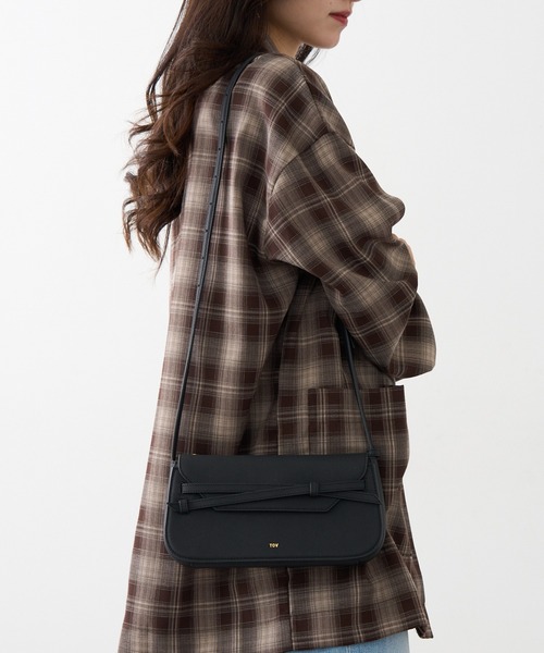 tov（トーヴ）の「【TOV】26SS新作 MIMI POCHETTE（ショルダーバッグ・レディース・グレイッシュベージュ/アイボリー/ブラック・FREE）」の3枚目の写真