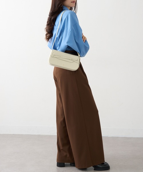 tov（トーヴ）の「【TOV】26SS新作 MIMI POCHETTE（ショルダーバッグ・レディース・グレイッシュベージュ/アイボリー/ブラック・FREE）」の12枚目の写真