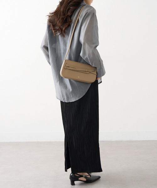 tov（トーヴ）の「【TOV】26SS新作 MIMI POCHETTE（ショルダーバッグ・レディース・グレイッシュベージュ/アイボリー/ブラック・FREE）」の22枚目の写真