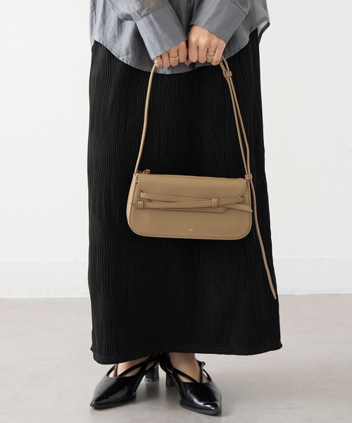 tov（トーヴ）の「【TOV】26SS新作 MIMI POCHETTE（ショルダーバッグ・レディース・グレイッシュベージュ/アイボリー/ブラック・FREE）」の20枚目の写真