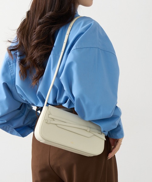 tov（トーヴ）の「【TOV】26SS新作 MIMI POCHETTE（ショルダーバッグ・レディース・グレイッシュベージュ/アイボリー/ブラック・FREE）」の6枚目の写真