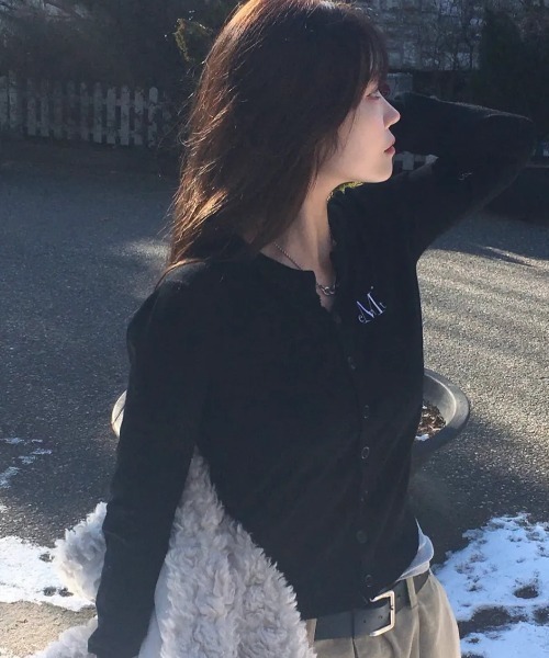 MUCENT（ムセント）の「◇MUCENT◇ブランド直輸入正規品/MUCENT マーレ 7ボタン クロップ ヘンリーネック カーディガン MUCENT MARAIS 7 BUTTON CROP HENRY NECK CARDIGAN（カーディガン/ボレロ・レディース・オートミール/アイボリー/ブラック/グレー・FREE）」の21枚目の写真