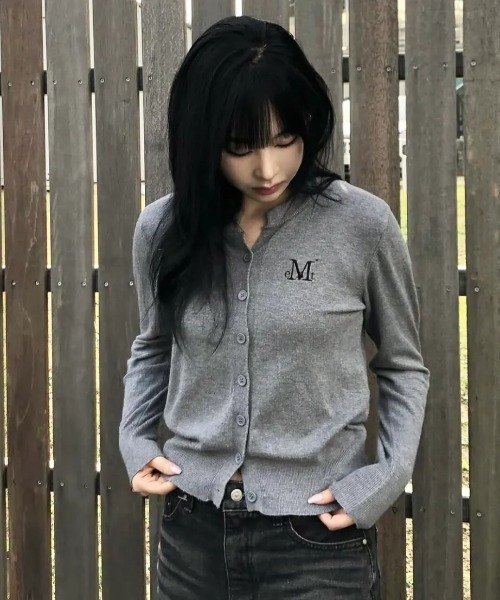 MUCENT（ムセント）の「◇MUCENT◇ブランド直輸入正規品/MUCENT マーレ 7ボタン クロップ ヘンリーネック カーディガン MUCENT MARAIS 7 BUTTON CROP HENRY NECK CARDIGAN（カーディガン/ボレロ・レディース・オートミール/アイボリー/ブラック/グレー・FREE）」の9枚目の写真