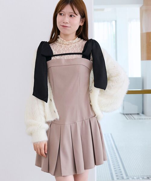 MAJESTIC LEGON（マジェスティックレゴン）の「ショルダーリボンミニワンピース（ワンピース・レディース・ベージュ/グレー系その他/ブラウン系その他2・MEDIUM）」の9枚目の写真