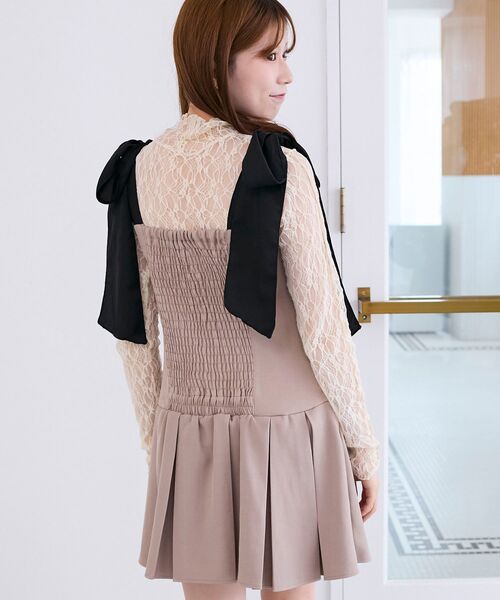 MAJESTIC LEGON（マジェスティックレゴン）の「ショルダーリボンミニワンピース（ワンピース・レディース・ベージュ/グレー系その他/ブラウン系その他2・MEDIUM）」の12枚目の写真