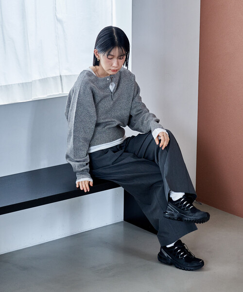FREAK'S STORE(フリークスストア)の「<新色追加>ショート スナップボタン ラグラン ヘンリーネック ニット(ニット/セーター・レディース・ブラック/オフホワイト/グレー/レッド/ブルー/イエロー・フリ-)」の14枚目の写真