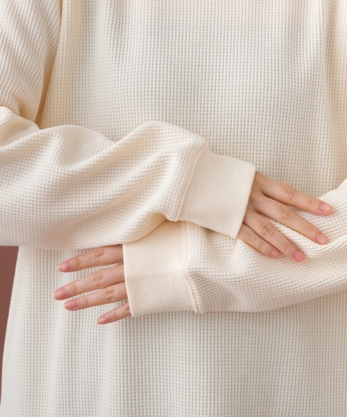 OMNES（オムネス）の「ワッフルビスチェ＆インナーセット レイヤードカットソー（アンサンブル・レディース・アイボリー/ダークグレー・FREE）」の22枚目の写真