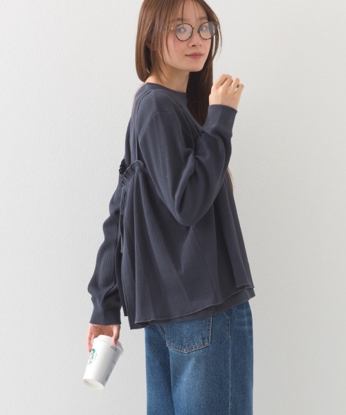 OMNES（オムネス）の「ワッフルビスチェ＆インナーセット レイヤードカットソー（アンサンブル・レディース・アイボリー/ダークグレー・FREE）」の15枚目の写真