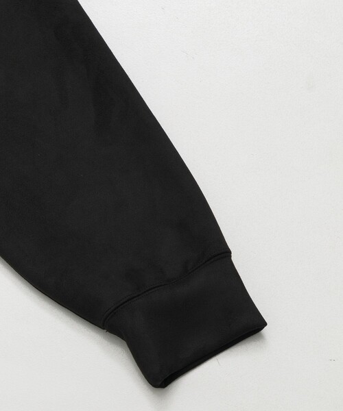 UNITED TOKYO（ユナイテッドトウキョウ）の「【大人気】マイクロスエード クルーネック PO ｜ユニセックス / 軽量/冬服/スウェット/インナー/伸縮性/プルオーバー/起毛（Tシャツ/カットソー・メンズ・ダークグレー/ブラック/ベージュ/ライトベージュ・1/2）」の6枚目の写真