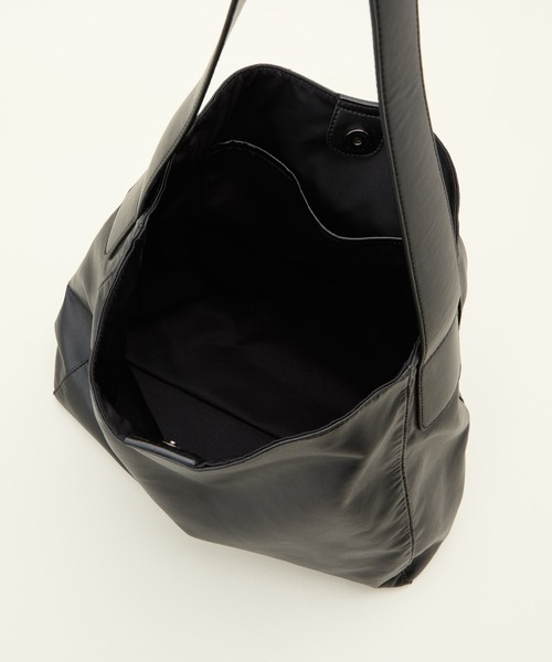 LE VERNIS(ル・ベルニ)の「LE VERNIS(ル・ベルニ)Pouch set tote(トートバッグ・レディース・ベージュ/ブラック/チョコ・FREE)」の18枚目の写真