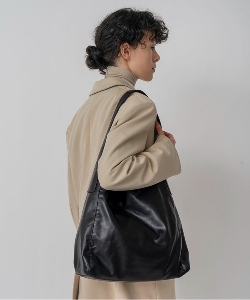 LE VERNIS(ル・ベルニ)の「LE VERNIS(ル・ベルニ)Pouch set tote(トートバッグ・レディース・ベージュ/ブラック/チョコ・FREE)」の5枚目の写真