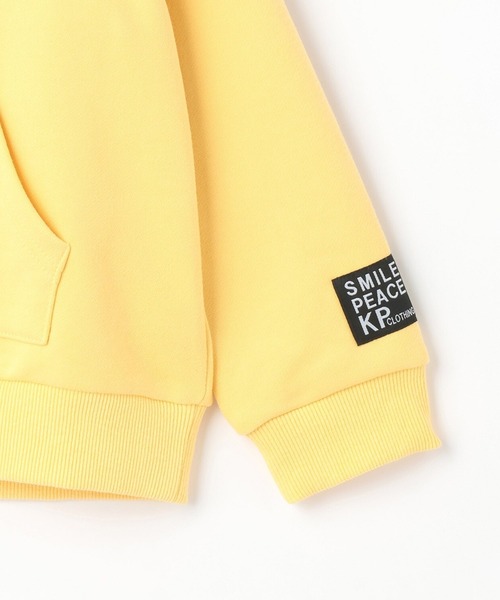 KP BOY（ケーピーボーイ）の「ロゴプルオーバーパーカ（パーカー・キッズ・エメラルド/イエロー・120cm/130cm/140cm/150cm/160cm）」の7枚目の写真