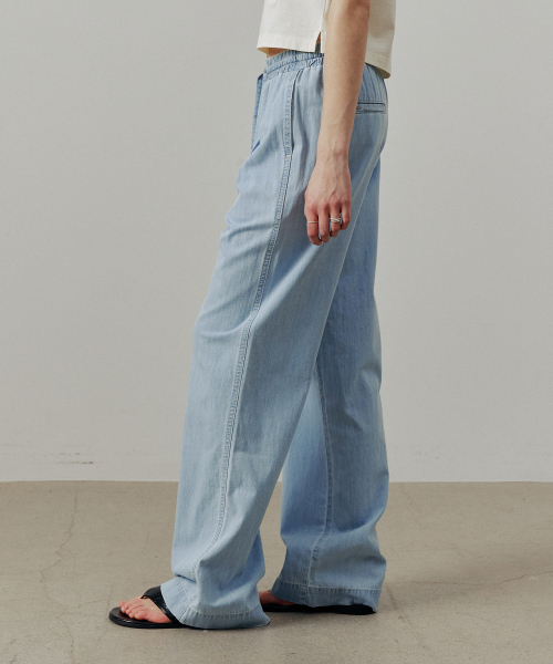 ARTID(アルティーダ)の「ライトタックデニムパンツ_LIGHT BLUE(デニムパンツ・レディース・スカイブルー・SMALL/MEDIUM)」の3枚目の写真
