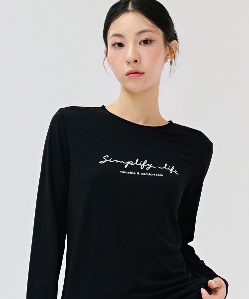 CHASECULT(チェイスカルト)の「女性レタリングベーシックTシャツ-DEZG5151B03(Tシャツ/カットソー・レディース・ブラック・90/85/95)」の2枚目の写真