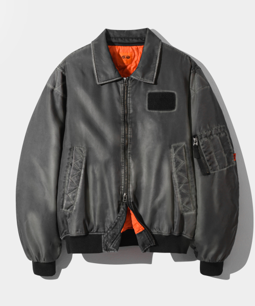 DIMITRI BLACK（ディミトリブラック）の「VLAD ダイングダーティウォッシュドエビエーター航空ジャケット_ブラック（MA-1・レディース・その他・MEDIUM/LARGE）」の2枚目の写真