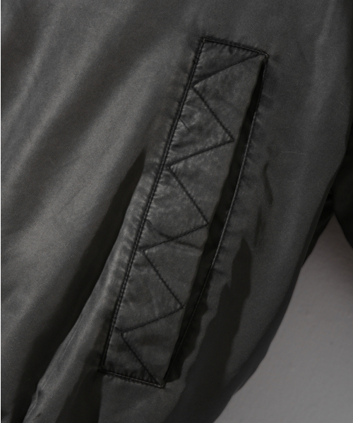 DIMITRI BLACK（ディミトリブラック）の「VLAD ダイングダーティウォッシュドエビエーター航空ジャケット_ブラック（MA-1・レディース・その他・MEDIUM/LARGE）」の11枚目の写真