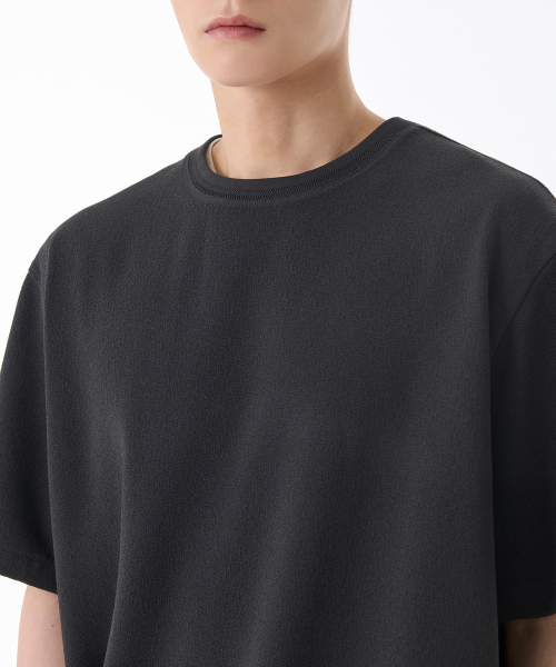 MUSINSA STANDARD（ムシンサスタンダード）の「クレープリラックスドウーブンTシャツ[ダークグレー]（Tシャツ/カットソー・メンズ・その他・SMALL/MEDIUM/LARGE/X-LARGE/XX-LARGE）」の3枚目の写真