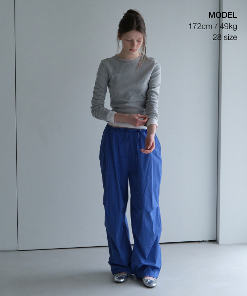 MUSINSA STANDARD WOMAN（ムシンサスタンダードウーマン）の「ウィメンズパラシュートパンツ[ブルー]（スウェットパンツ・レディース・その他・30/24/26/28/22）」の2枚目の写真